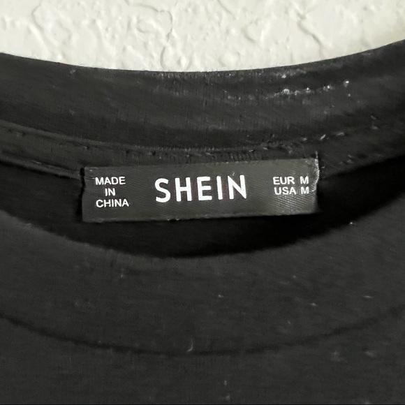 Simple black dress - Picture 3 of 3